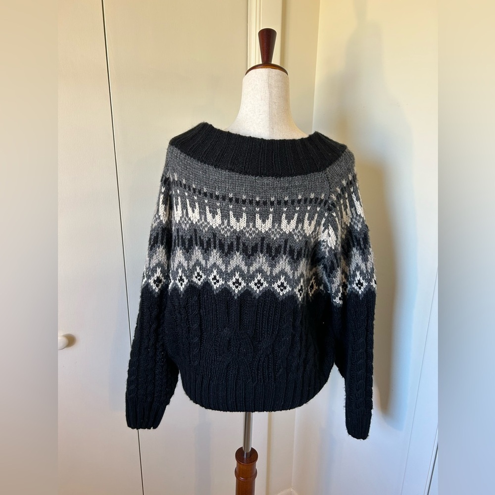 John + Jenn Black and Gray Off the Shoulder Sweater SZ M EUC - Picture 4 of 8